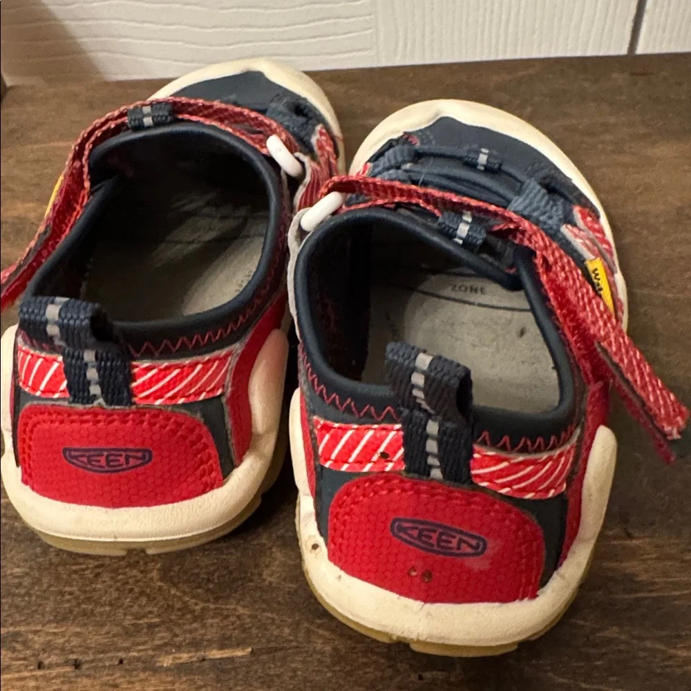 Keen Knotch Creek Closed Toed Hiking Water Sandals toddler size 5